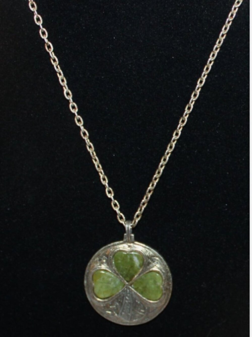 Green Stone Shamrock Pendant Chain Necklace Reversible Serpent Celtic Knotwork